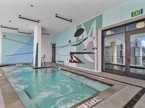 Building Hot Tub/Sauna - Perfect Group Stay: 6BR/2 Kitchens /2 Living Rooms (Miami)
