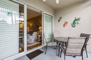 Outdoor dining - #1013 - First Floor - Lake View - Walk to Golf (Naples)