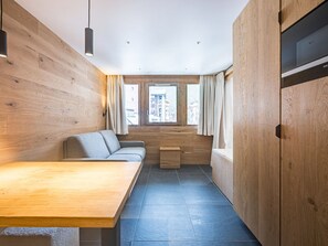 Living area - Renovated apartment ski-in/ski-out - 2 guests (Val-d'Isère)