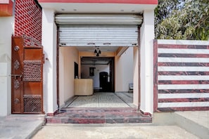 Entrada al alojamiento