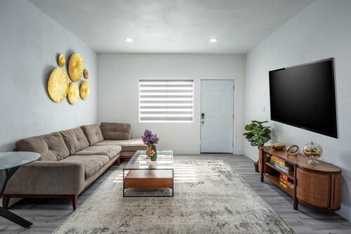 anaheim 2 bedroom guest house