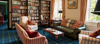 Lairg 8-bed Hunting Lodge, Sleeps 16, Pet Friendly