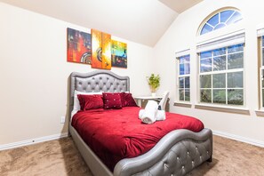 Room - Family Retreat - Theater, Game Room + King Bed (DeSoto)
