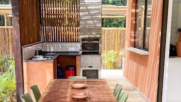 Tempat makan outdoor