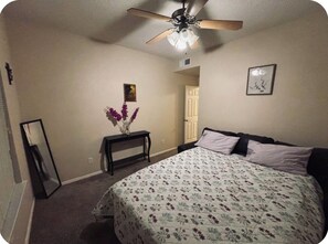 Room - Cheaper than a hotel 3-bedroom house in with cool AC and mini gym (El Paso)