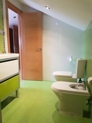Bathroom - O Almacen Apartments (Fisterra)