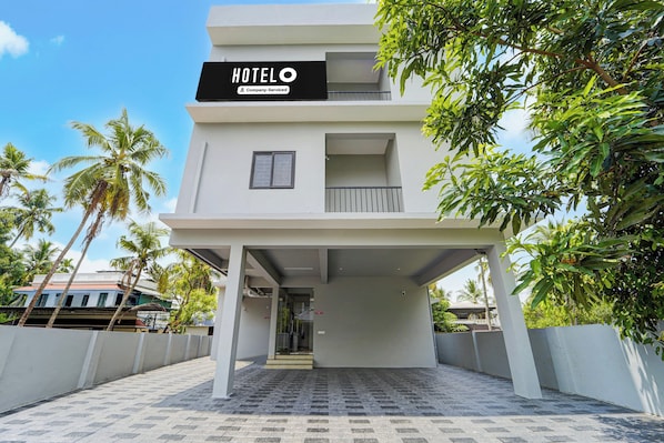 Exterior - Super Hotel O Nettoor Junction Kochi (Kochi)