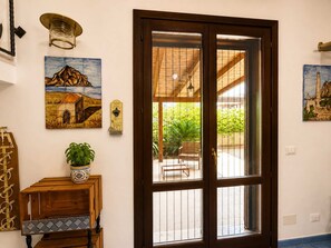 Interior - The Secret Garden, villa with private garden (San Vito Lo Capo)