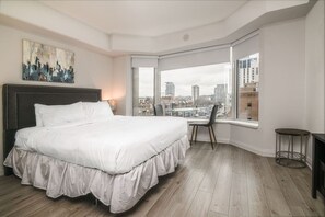 Room - Affordable Suite | Steps to Subway & Parks (Toronto)