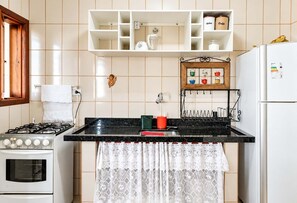 Private kitchen - Apartamento em Ubatuba a 220m da Praia do Itagua (Ubatuba)