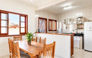 Dining - Apartamento em Ubatuba a 220m da Praia do Itagua (Ubatuba)