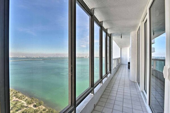 Interior - Grand Penthouse w/ Stunning Ocean Views and Pool Access (Miami)