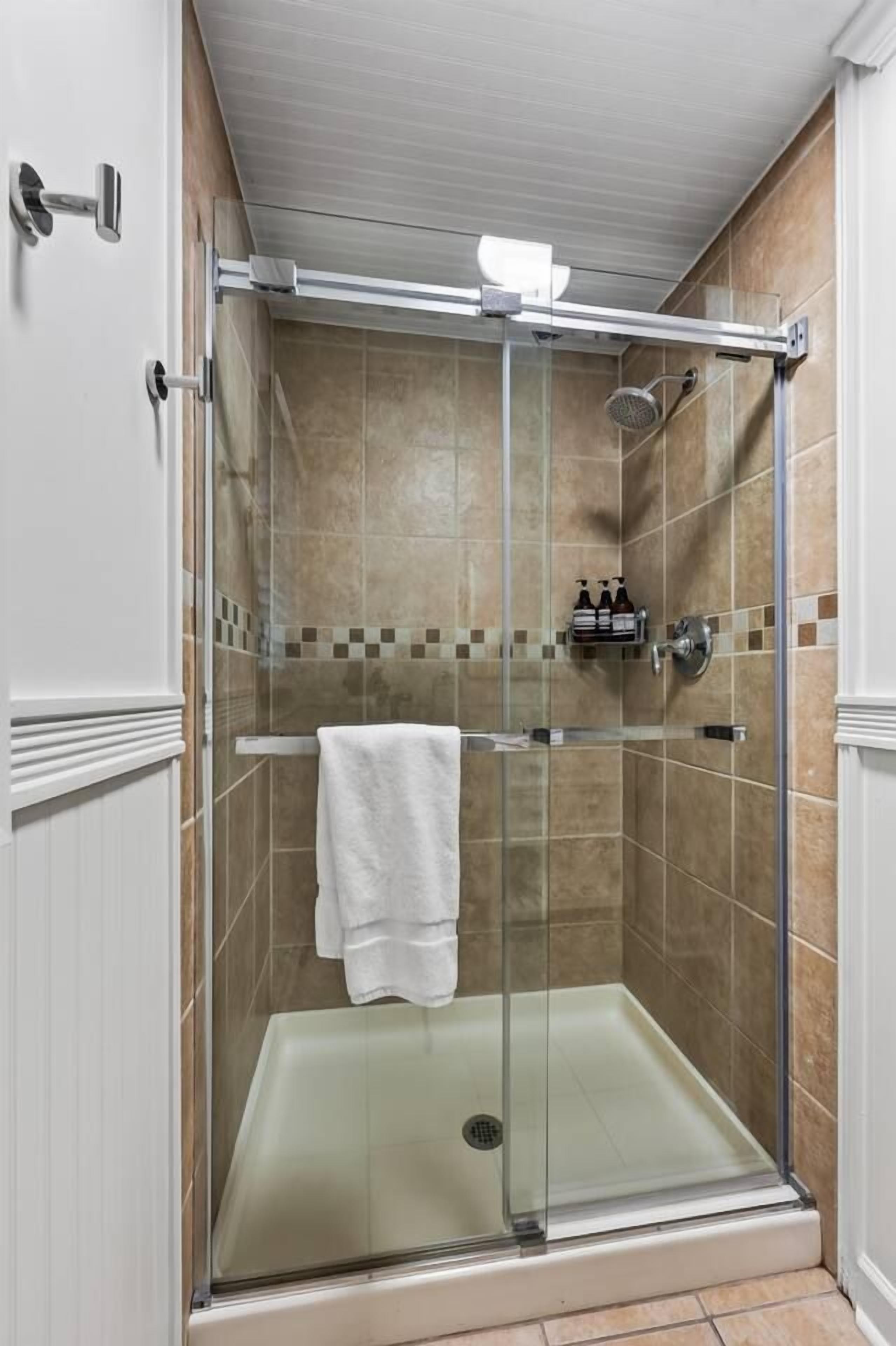 Bathroom 2.
