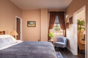 Room - Boutique Hotel Suite for Two in the Historic Oroville Inn (Oroville)