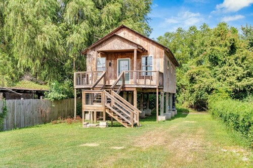 The Bayou Sanctuary | Peaceful Wooded Retreat