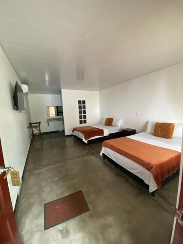 Hotel Campestre Serrania de Manacacias