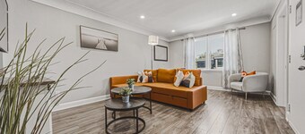 Whole House, 3 Units, Parking, Steps to DT | IOB