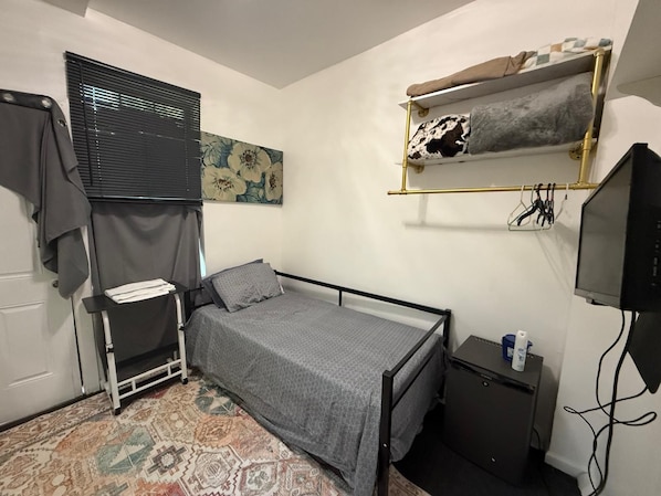 Room - Room-cozy Bedroom Sleep two Guest has Wi (Camden)
