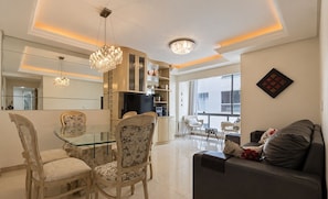 Living area - Apt. in Condo. w/ Ocean View Cno1002 (Balneário Camboriú)