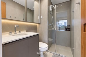 Bathroom - Well-located Studio in Condo. w/ Pool Gop0092 (São Paulo)