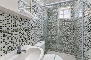 Bathroom - Studio in Condo. w/ Priv. BBQ Mgf0301 (Sao Pedro da Aldeia)