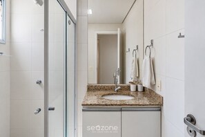Bathroom - Apartment With sea View 150m Praia Grande (Ubatuba)