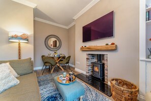 Living area - 2 Bed in Winchburgh (oc-h44720) (Broxburn)