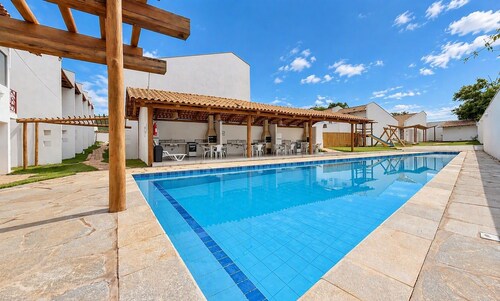 Apt. in Condo. w/ Pool Qdp0011