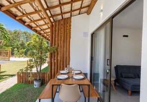 Outdoor dining - House in Condo. w/ Pool Vri0003 (Mata de São João)