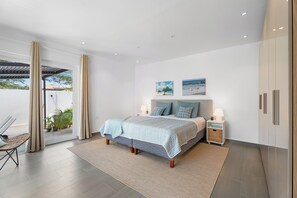 Room - Modern Three Bedroom Villa in Noord (Boegoeroei)