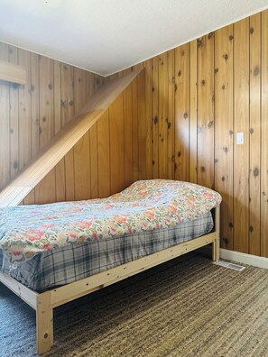 Room - Cozy Suit in Odessa (Loyalist)