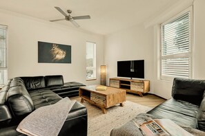 Living area - Waves 203 on Currumbin Beach (Currumbin)