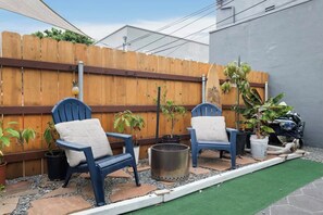 Property grounds - Ocean Beach Getaway-Private Fenced Yard-Walk to Beach-Fire Pit (San Diego)