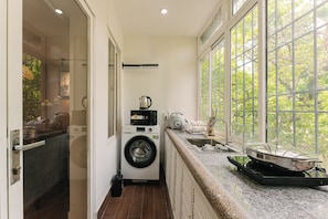 Private kitchen - OH Trendy homes Hoan Kiem LTT - City view duplex (Cua Nam)