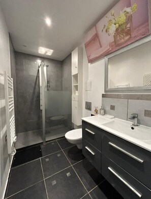Bathroom - New Listing (Flaviac)