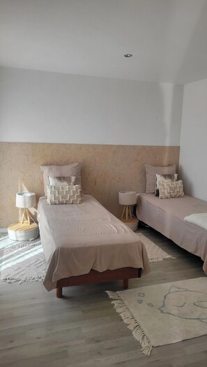 Room - New Listing (Flaviac)