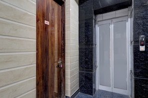 Interior - Townhouse Phase 3 DLF Cyber City (Gurugram)
