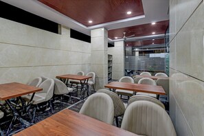 Dining - Townhouse Gachibowli Flyover Hyderabad (Hyderabad)