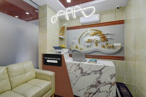 Lobby - Townhouse Gachibowli Flyover Hyderabad (Hyderabad)