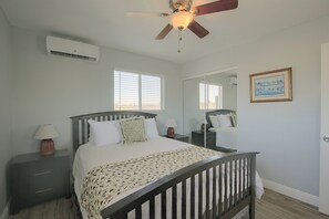 Room - Chic Apt < 5 Mi to SDSU! Private Patio & Views (La Mesa)