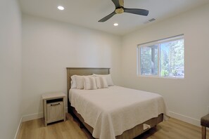 Bedroom | Queen Bed - Bring Your Boat! Home w/ Patio Near Lake Almanor (Chester)