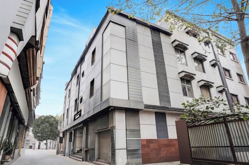 Townhouse by OYO Golden Temple Amritsar