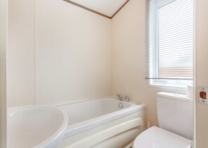 Bathroom, Toilet, House - Modern two-bedroom holiday home. (Fort Augustus)