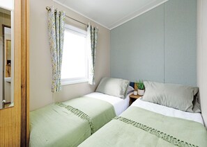 Bedroom, Bed, House - Luxury 2 Bedroom Holiday Home – Pet Friendly (Bassenthwaite, near Keswick)