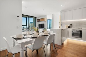 Dining - 64th Floor 3 Bedroom City View (Melbourne)