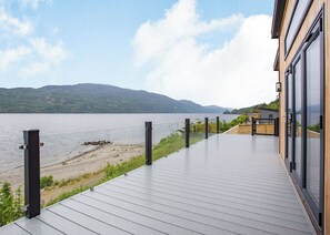 Balcony Terrace, Lake View - 1 bedroom accommodation in Invermoriston (Invermoriston)