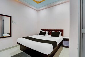 Room - Super Collection O Patna Airport (Danapur)