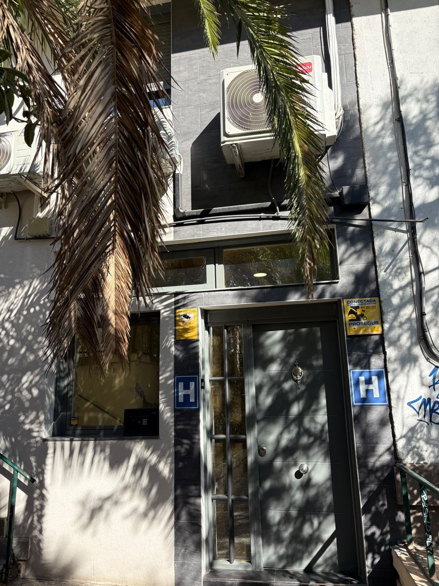 Fachada de la propiedad