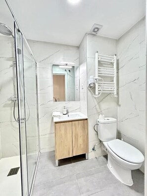 Bathroom - HOSPEDAJE LA PAZ (Madrid)