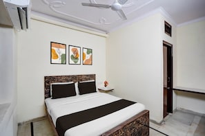 Room - Super Hotel O by OYO ISBT Sector 43 Bus (Chandigarh)